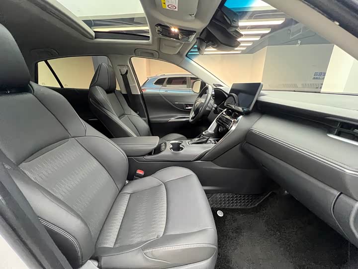 Фото 11 - Toyota Venza