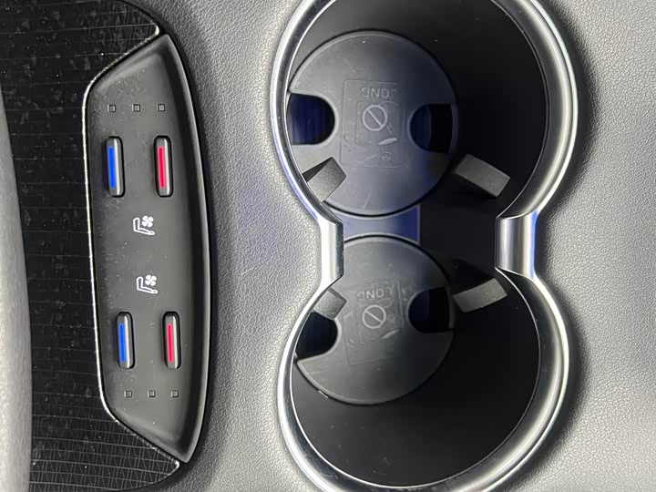 Фото 18 - Toyota Venza