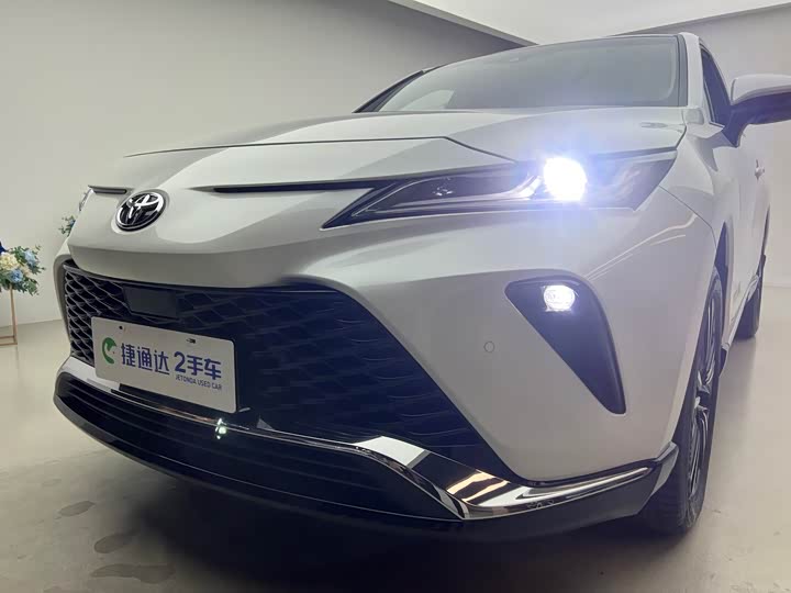 Фото 24 - Toyota Venza