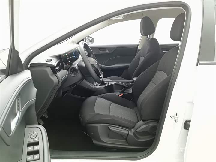 Фото 10 - Roewe i5