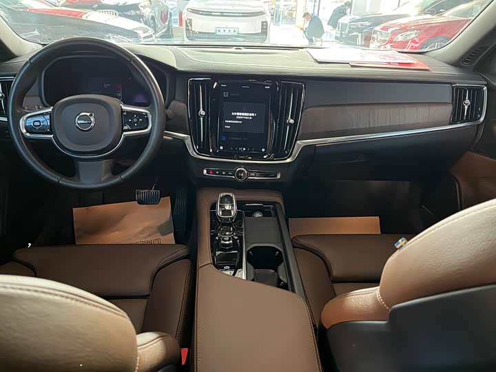 Фото 16 - Volvo S90