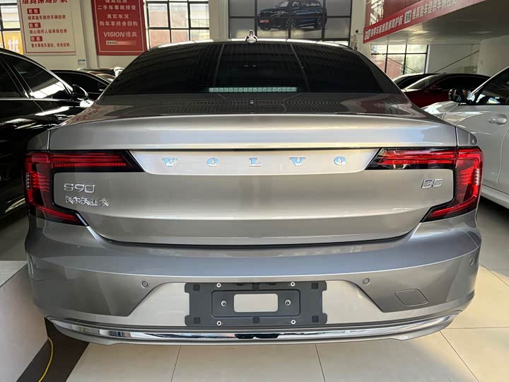 Фото 19 - Volvo S90