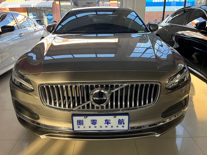 Фото 2 - Volvo S90