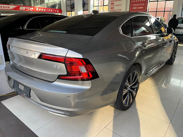 Фото 20 - Volvo S90