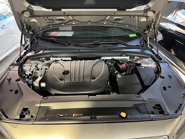 Фото 21 - Volvo S90