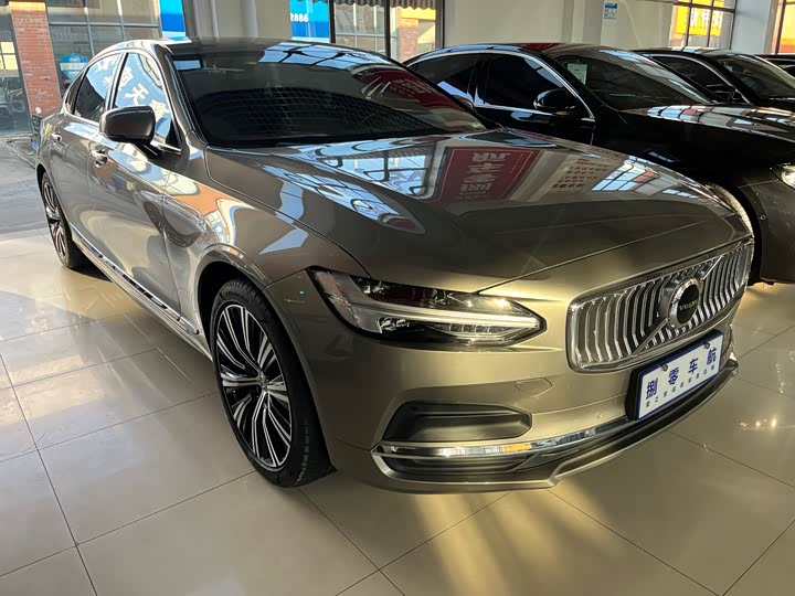 Фото 3 - Volvo S90
