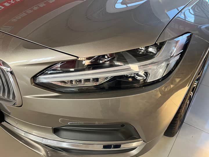 Фото 4 - Volvo S90