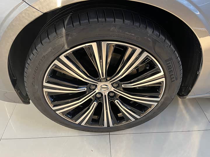 Фото 5 - Volvo S90