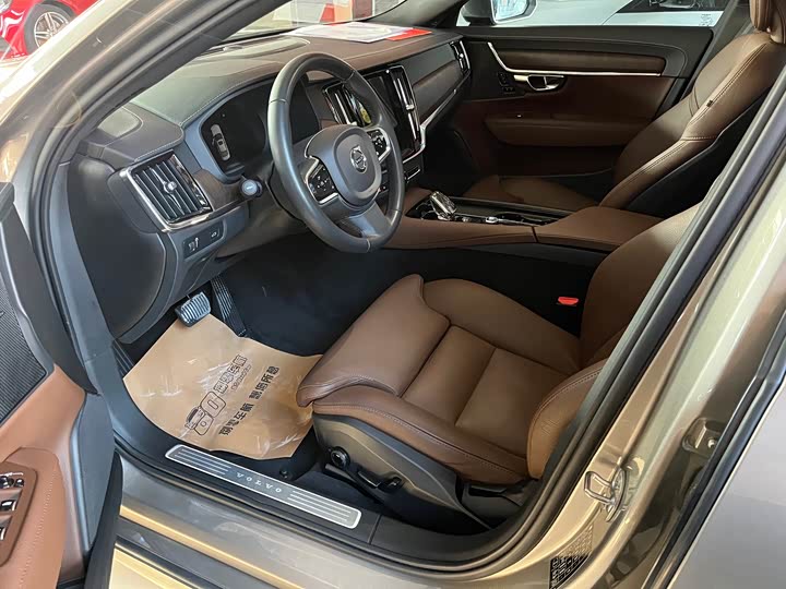 Фото 6 - Volvo S90