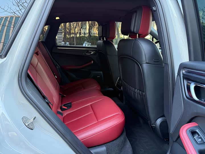 Фото 13 - Porsche Macan