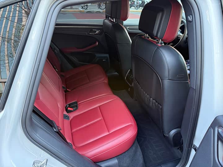 Фото 14 - Porsche Macan