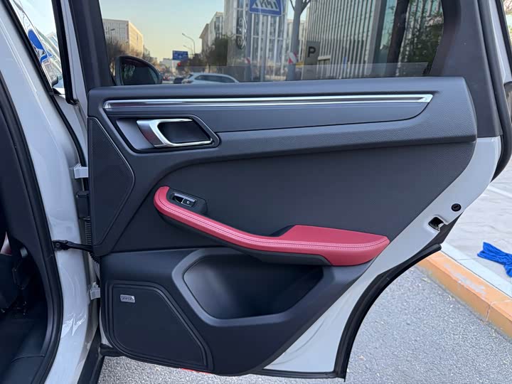 Фото 15 - Porsche Macan