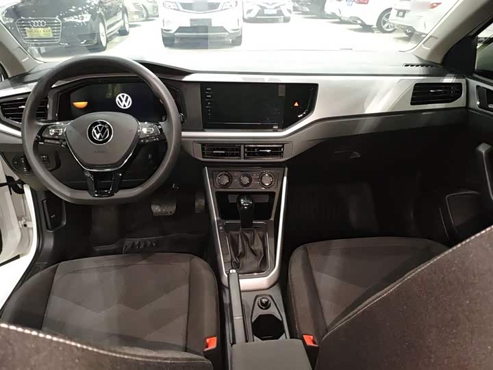 Фото 10 - Volkswagen Polo