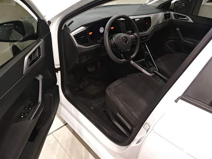 Фото 16 - Volkswagen Polo