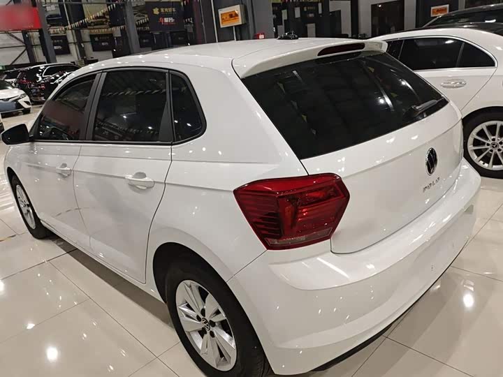 Фото 5 - Volkswagen Polo