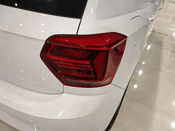 Фото 8 - Volkswagen Polo