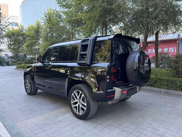 Фото 7 - Land Rover Defender