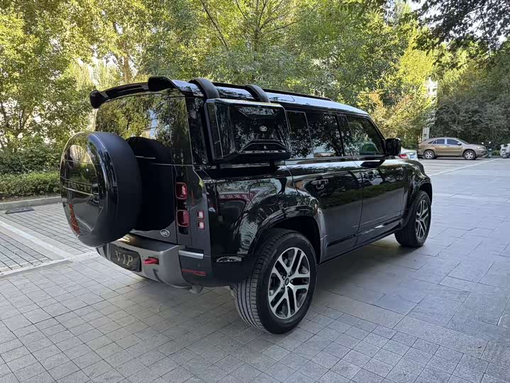 Фото 9 - Land Rover Defender