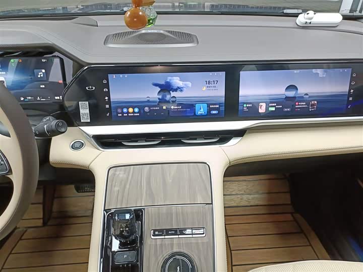 Фото 13 - Geely Monjaro