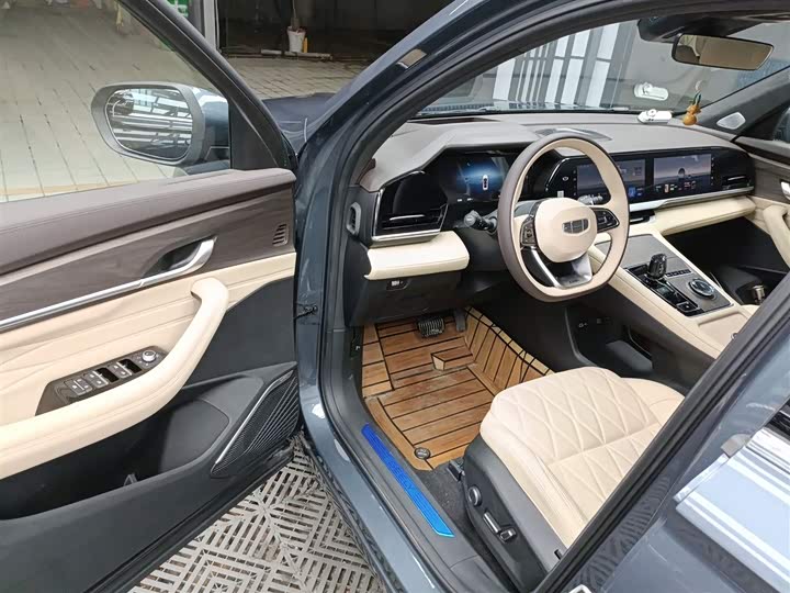 Фото 16 - Geely Monjaro