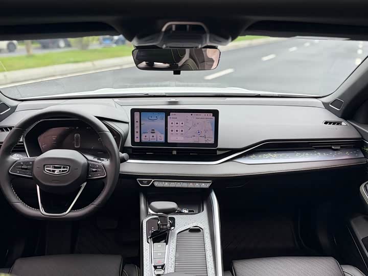 Фото 10 - Geely Preface