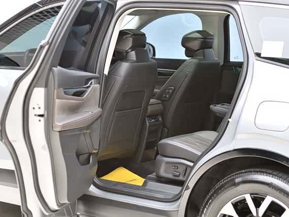 Фото 11 - Ford Edge