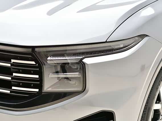 Фото 12 - Ford Edge