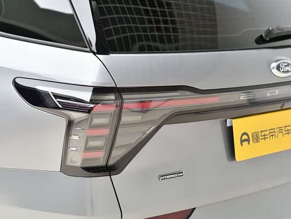 Фото 13 - Ford Edge