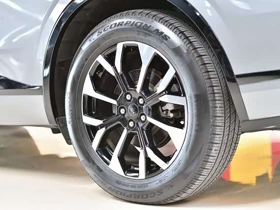 Фото 15 - Ford Edge