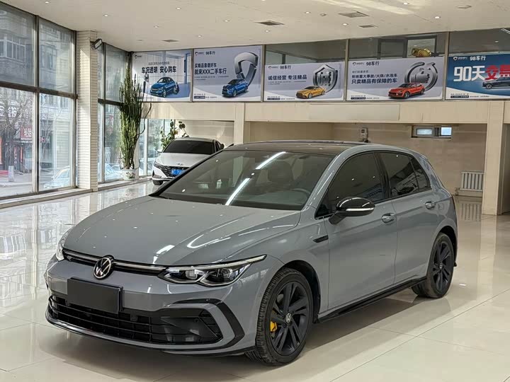 Фото 1 - Volkswagen Golf