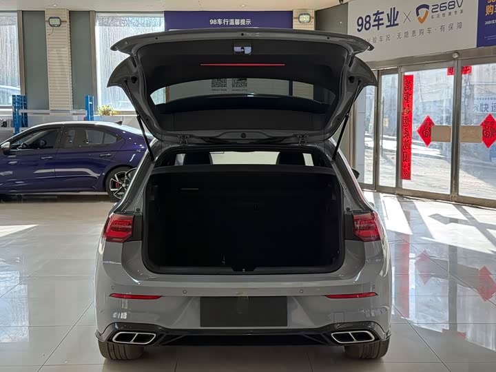 Фото 23 - Volkswagen Golf