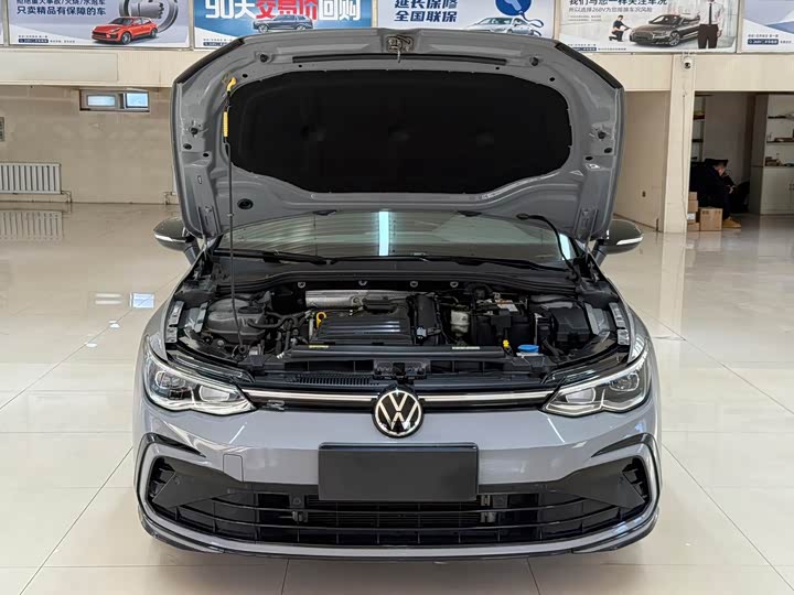 Фото 7 - Volkswagen Golf