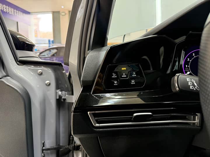 Фото 9 - Volkswagen Golf