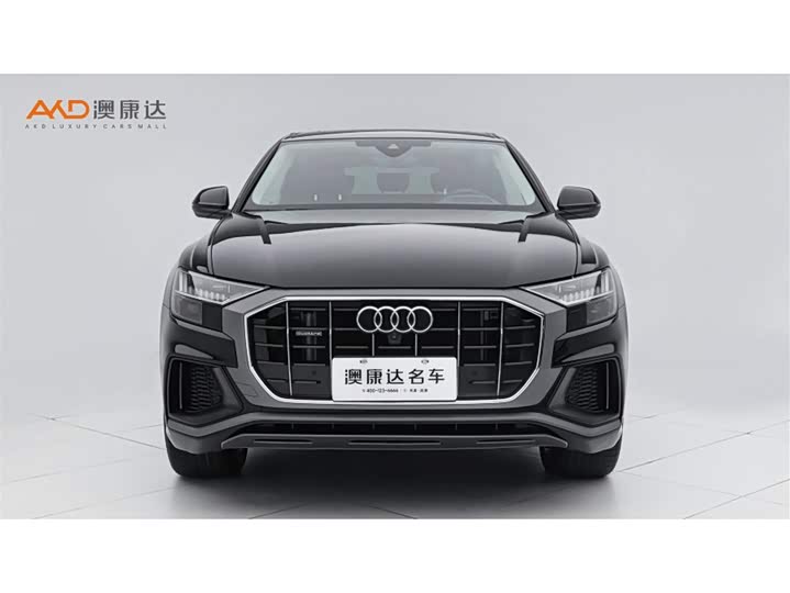 Фото 2 - Audi Q8