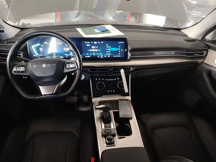 Фото 10 - Exeed VX