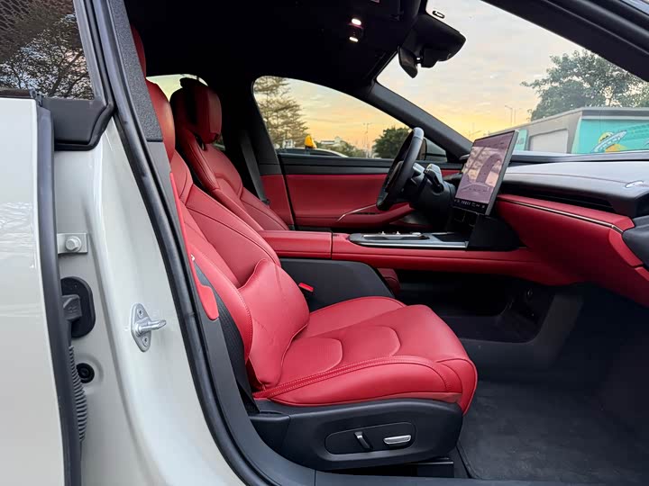 Фото 14 - Xiaomi SU7