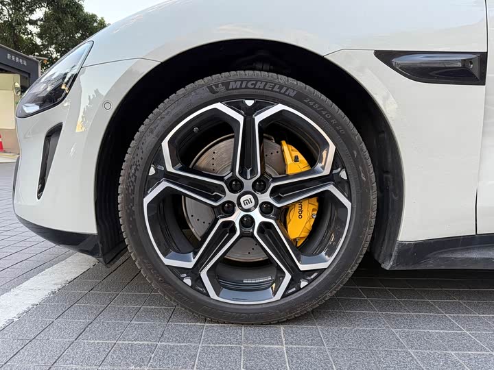 Фото 9 - Xiaomi SU7