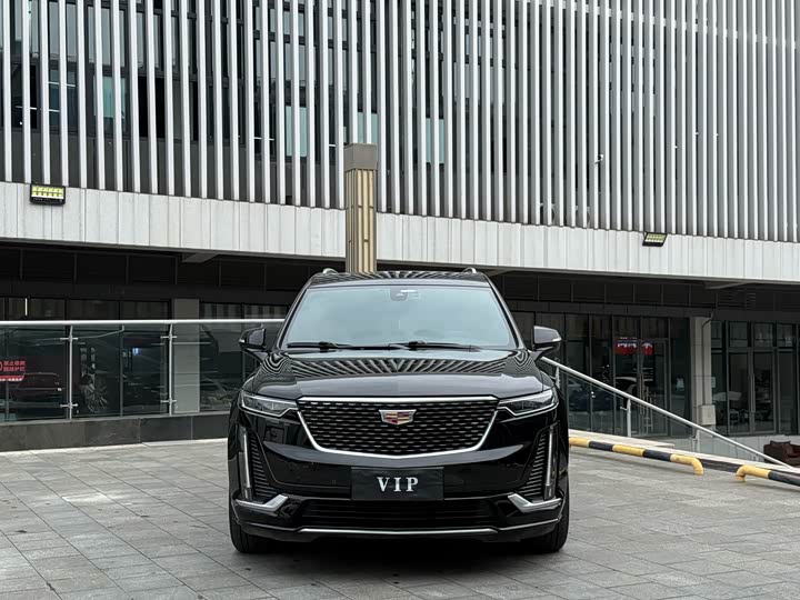 Фото 2 - Cadillac XT6