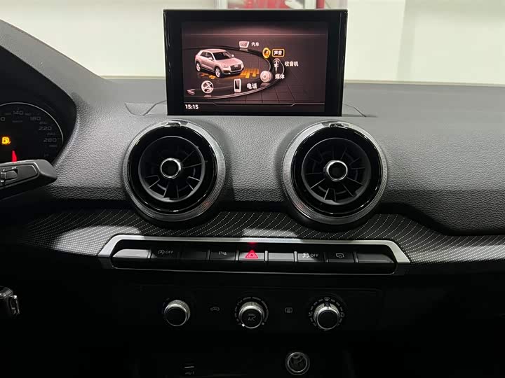 Фото 12 - Audi Q2L