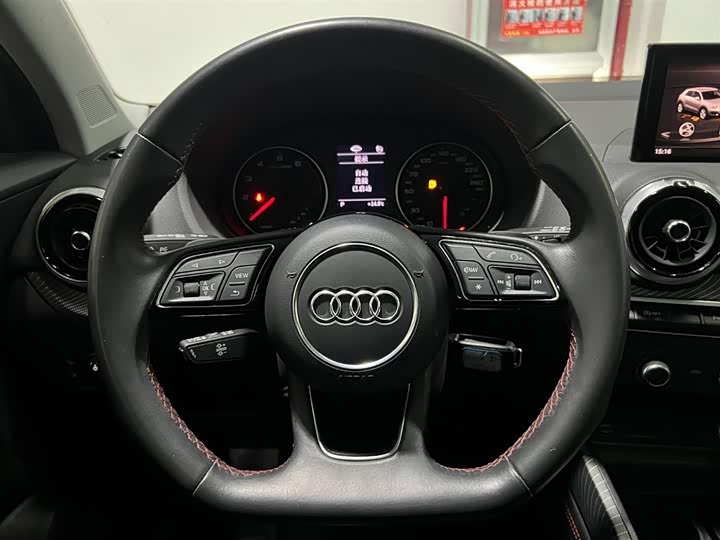 Фото 14 - Audi Q2L