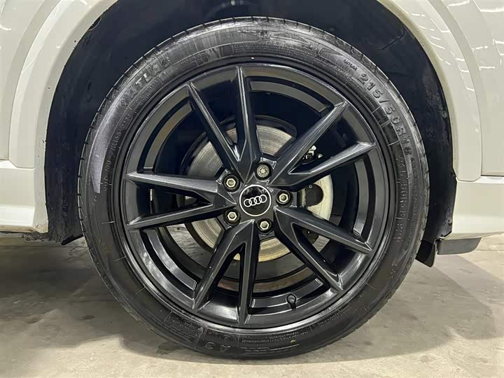 Фото 17 - Audi Q2L