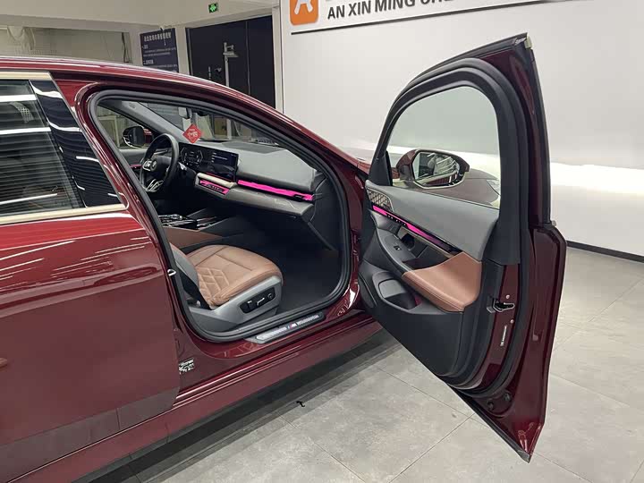 Фото 8 - BMW 5 Series