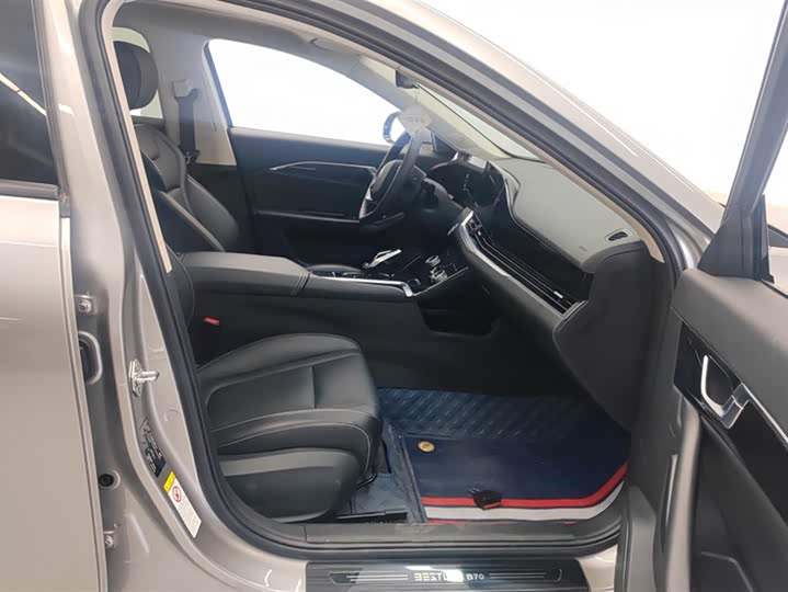 Фото 8 - Bestune B70