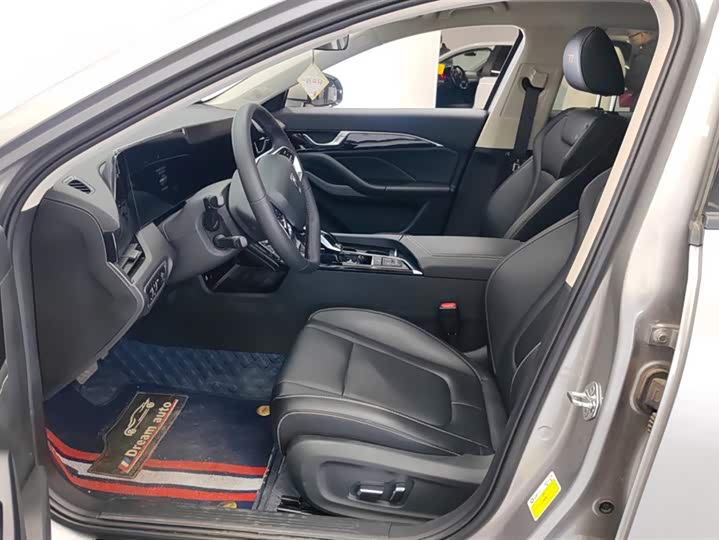 Фото 9 - Bestune B70