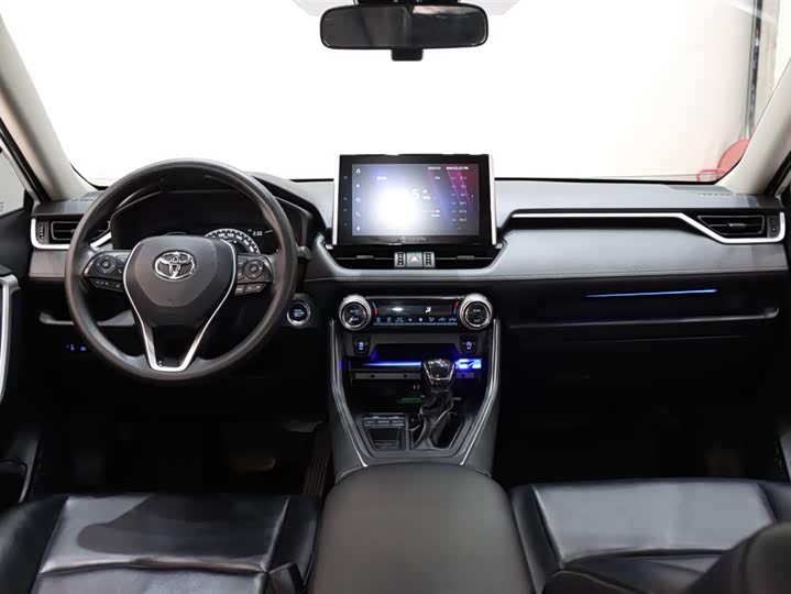 Фото 12 - Toyota RAV4