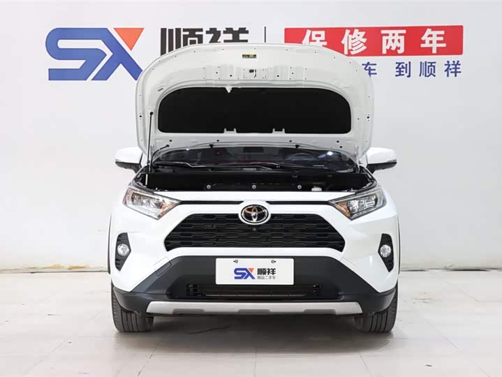 Фото 18 - Toyota RAV4