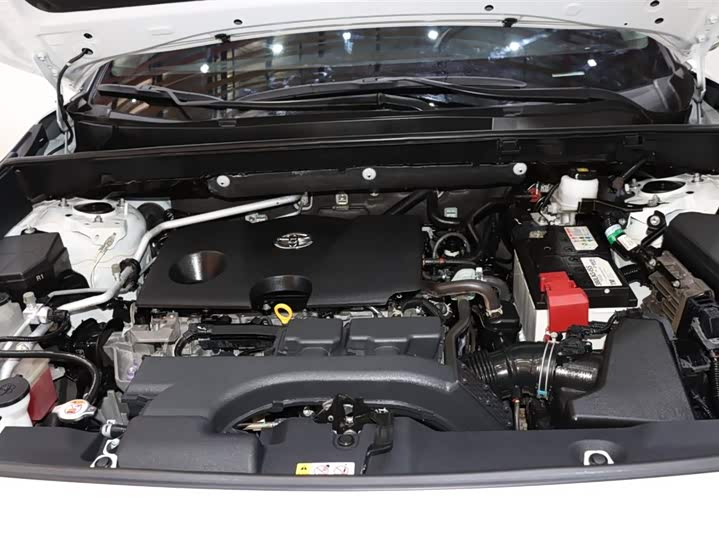 Фото 19 - Toyota RAV4