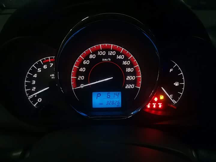 Фото 12 - Toyota Vios