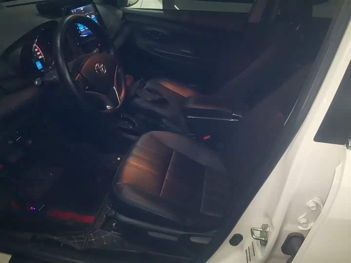 Фото 15 - Toyota Vios