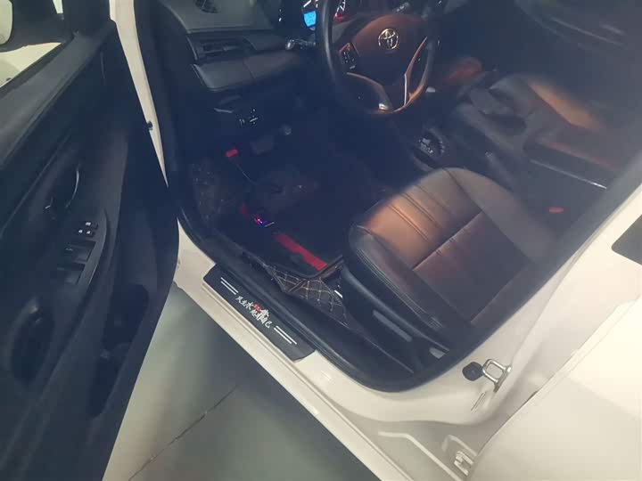 Фото 16 - Toyota Vios